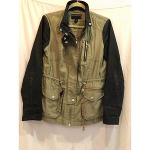 🖤 Nordstrom Black and Army Green Anorak Jacket